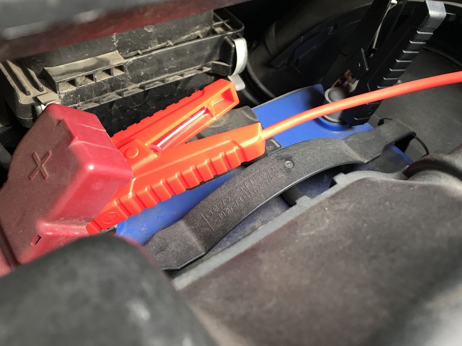 自動車のバッテリー
